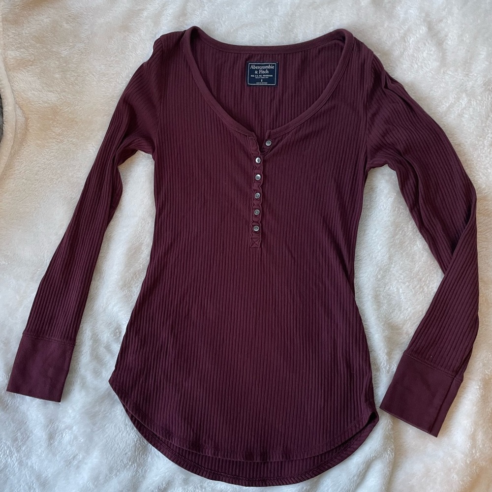 Abercrombie & Fitch, long-sleeve fitted tee, maroon. Barely worn.